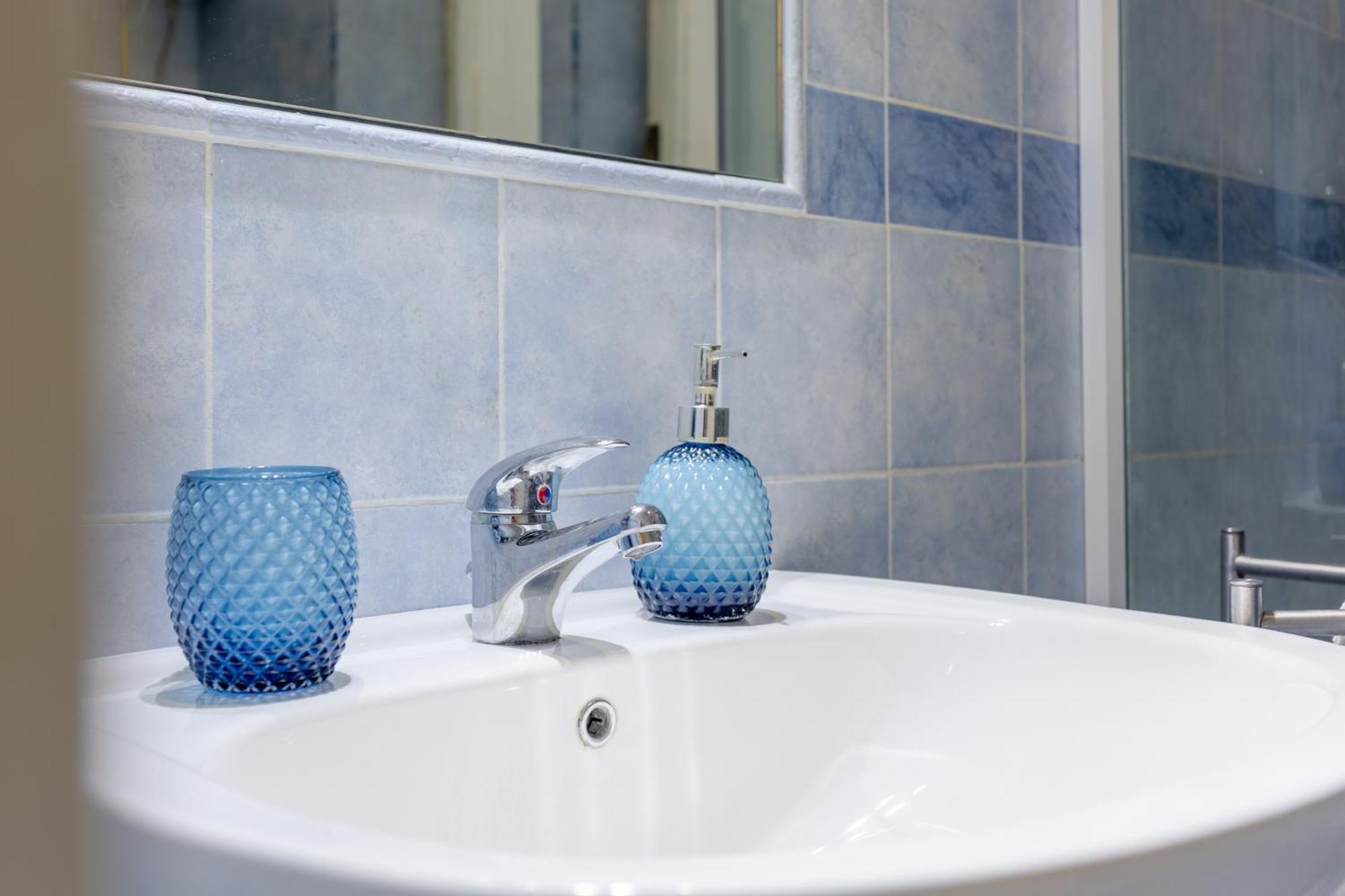 Perfetto Per Famiglie Appartamento Accogliente E Spazioso A 15 Min Dalla Metro Roma Ngoại thất bức ảnh
