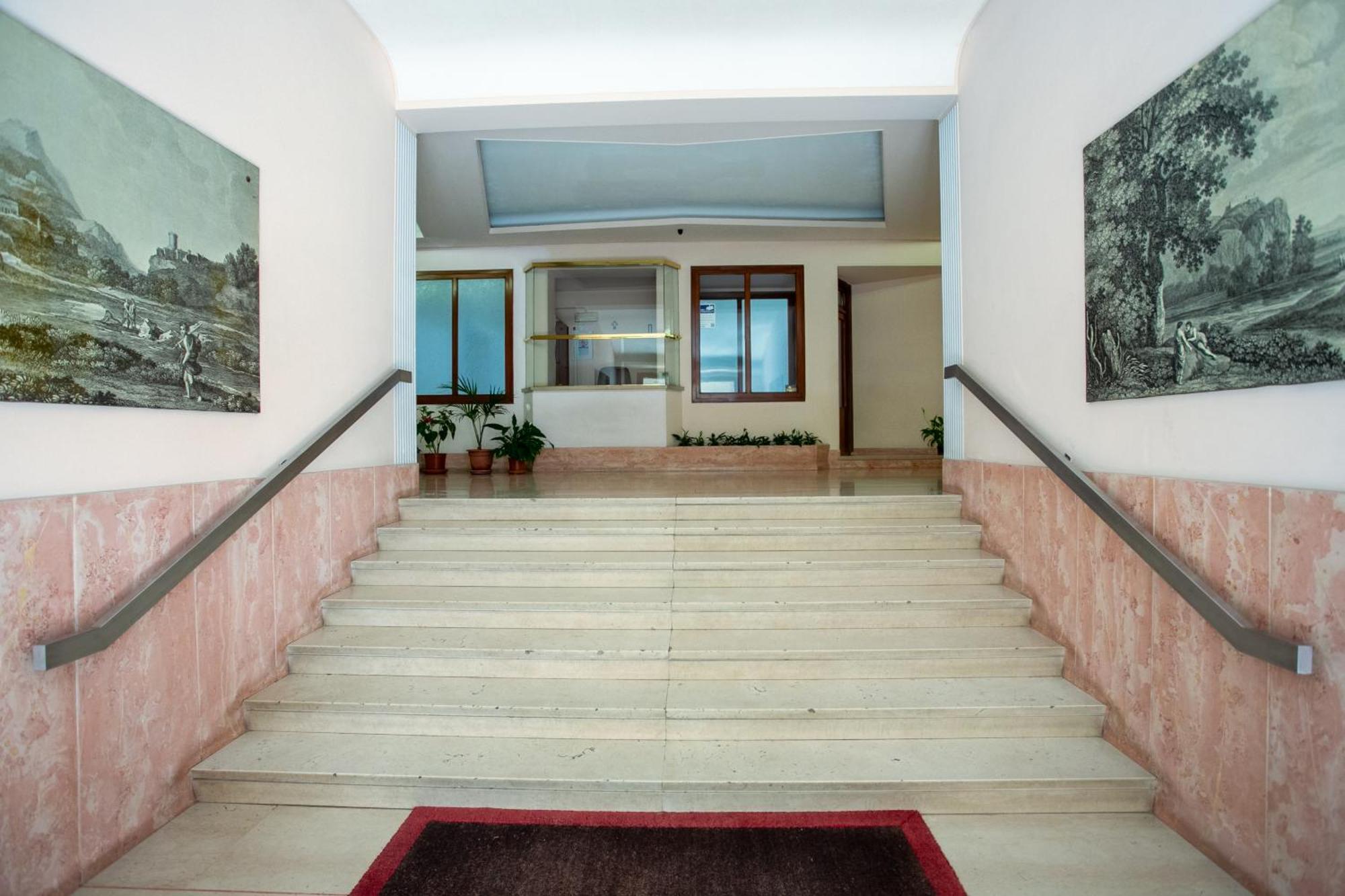 Perfetto Per Famiglie Appartamento Accogliente E Spazioso A 15 Min Dalla Metro Roma Ngoại thất bức ảnh